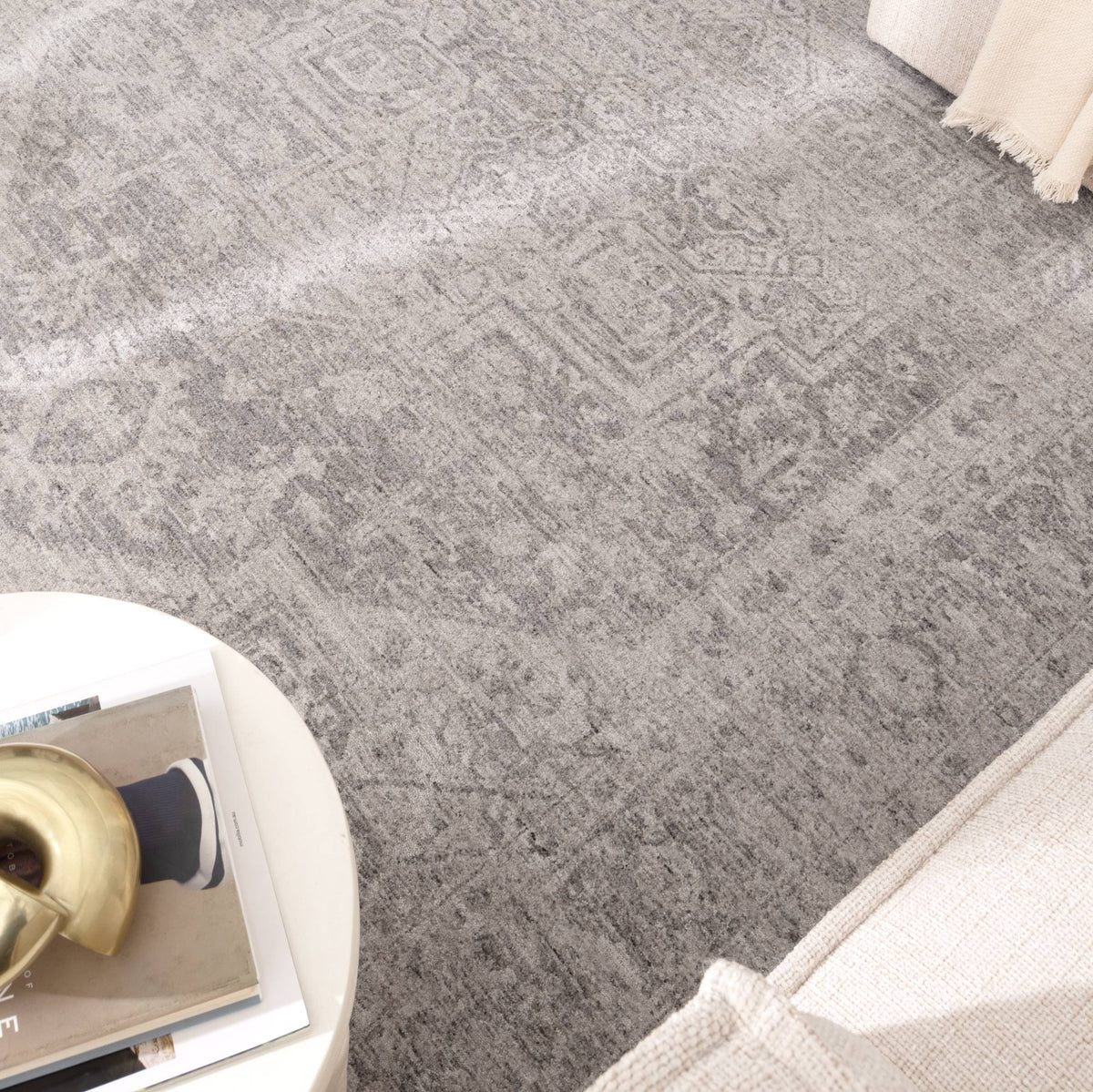 Heritage Distressed Medallion Grey Rug - H103