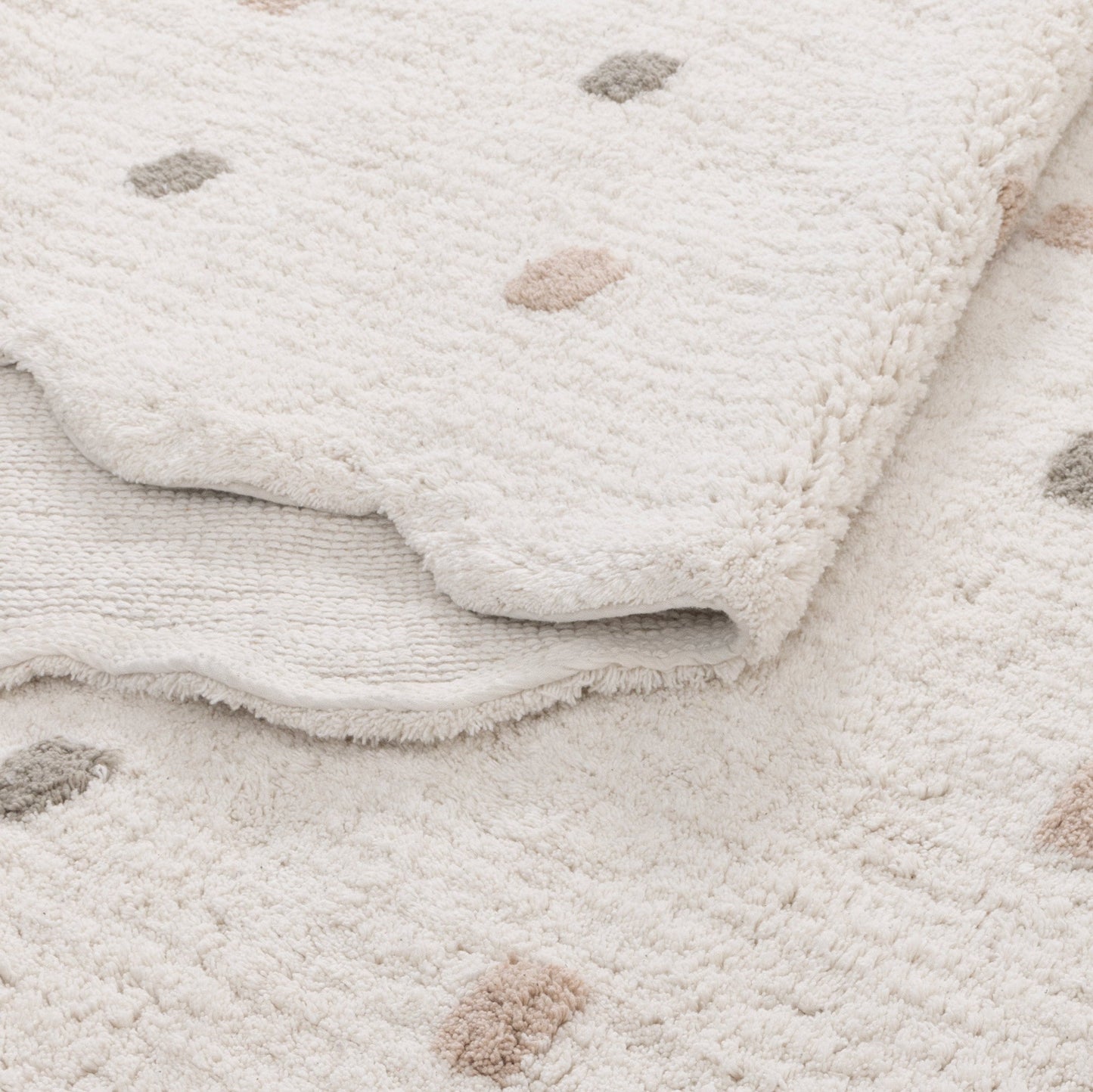 Mellow Round Scalloped Kids Rug White & Multi